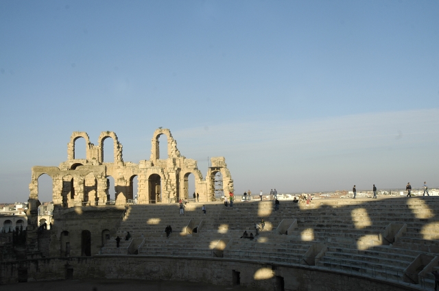 tunisia, atlas, roman, camels-06.jpg - ROMAN AMPHITHEATRE OF EL DJEM